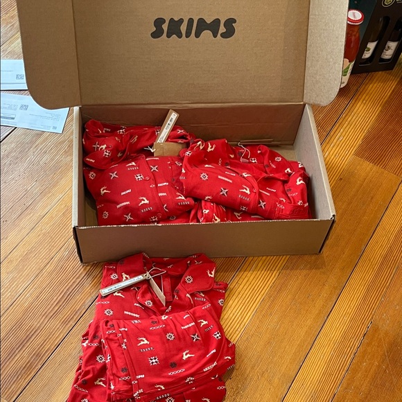 SKIMS Other - NWT - SKIMS holiday cranberry vintage button up set